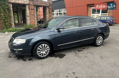 Седан Volkswagen Passat 2006 в Чернигове