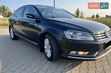 Седан Volkswagen Passat 2014 в Киеве