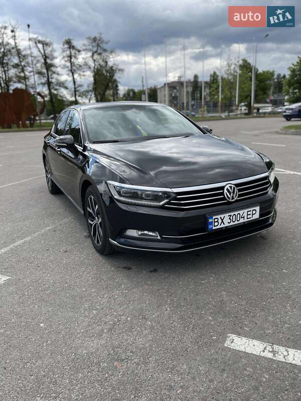 Седан Volkswagen Passat 2018 в Києві