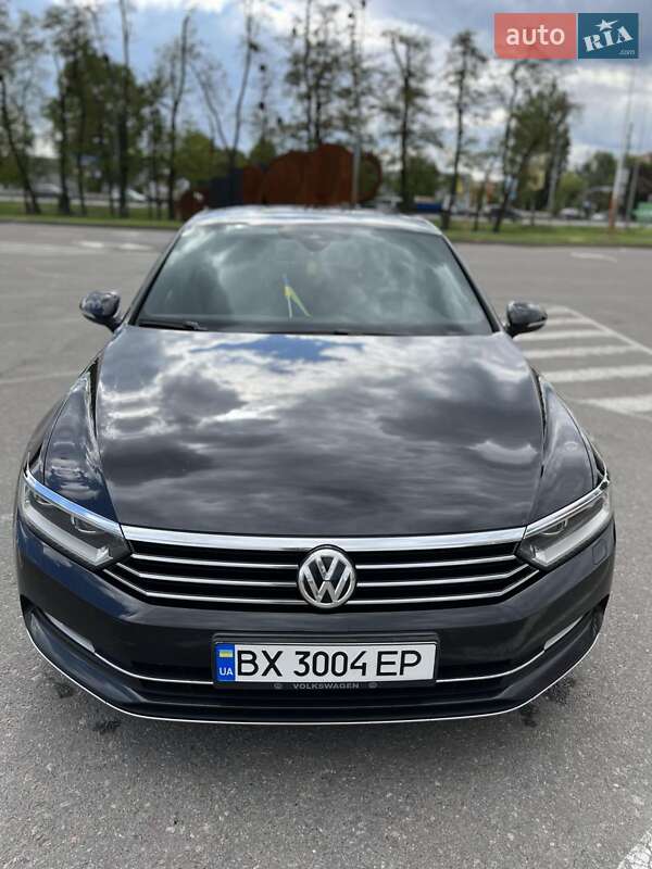 Седан Volkswagen Passat 2018 в Києві
