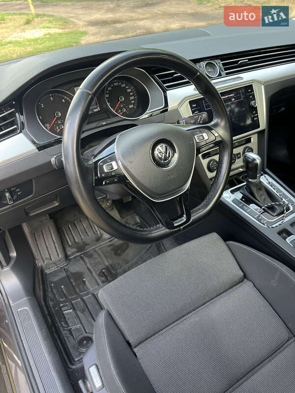 Универсал Volkswagen Passat 2018 в Кропивницком фото 8 Универсал Volkswagen Passat 2018 в Кропивницком