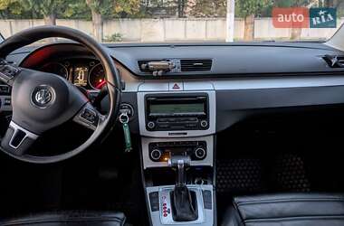 Универсал Volkswagen Passat 2010 в Киеве