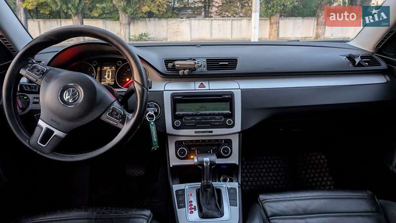 Универсал Volkswagen Passat 2010 в Киеве фото 2 Универсал Volkswagen Passat 2010 в Киеве