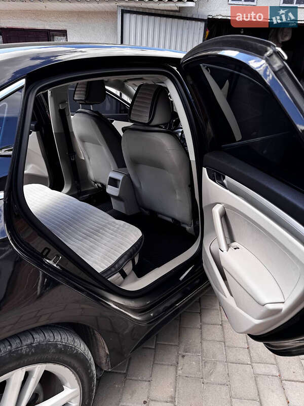 Седан Volkswagen Passat 2016 в Чемерівцях