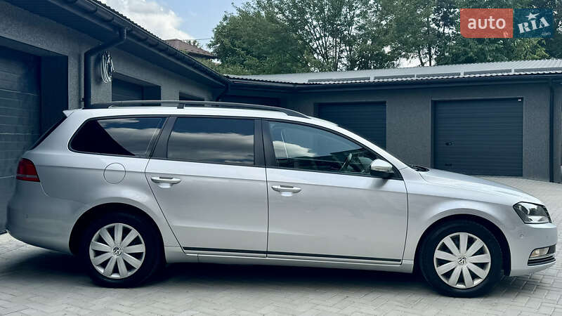 Универсал Volkswagen Passat 2011 в Ивано-Франковске