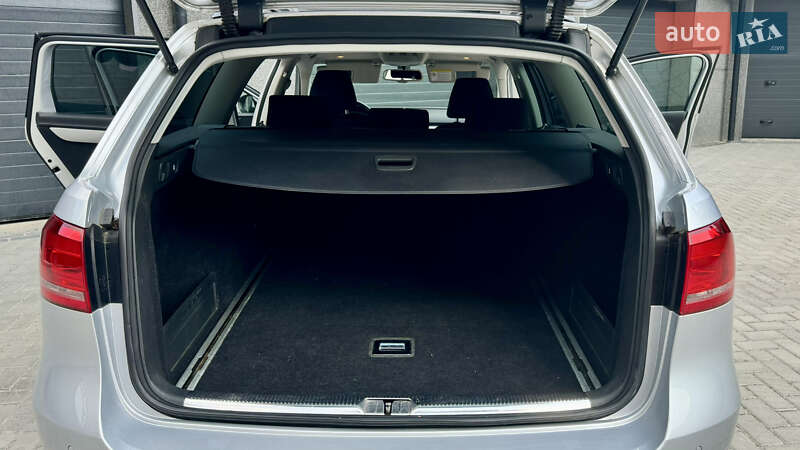 Универсал Volkswagen Passat 2011 в Ивано-Франковске