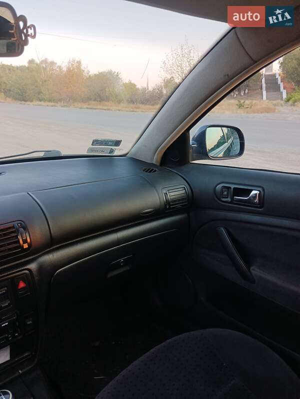 Универсал Volkswagen Passat 1999 в Александровке