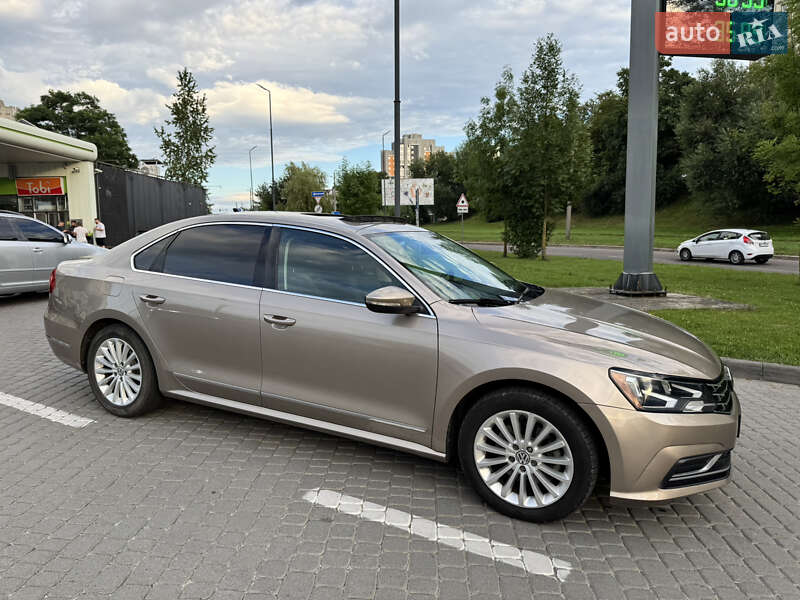 Седан Volkswagen Passat 2016 в Львове