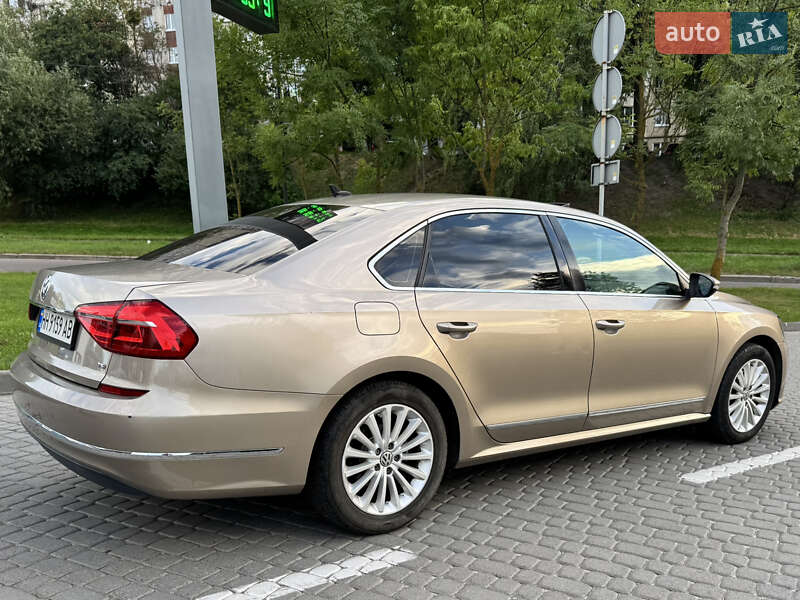 Седан Volkswagen Passat 2016 в Львове