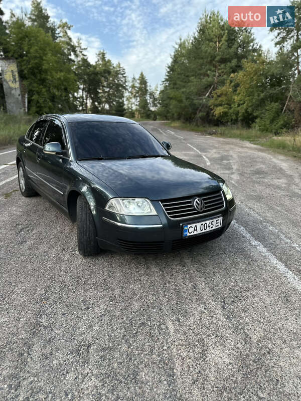 Седан Volkswagen Passat 2004 в 