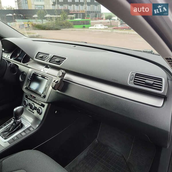 Универсал Volkswagen Passat 2013 в Житомире
