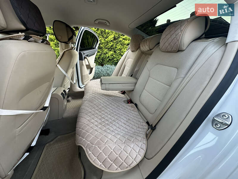 Седан Volkswagen Passat 2012 в Одессе