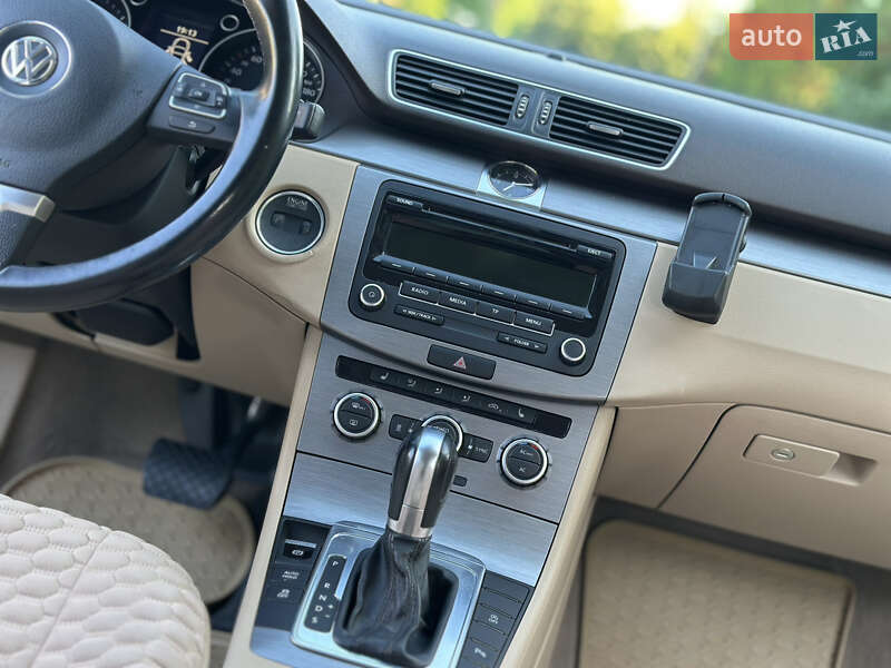 Седан Volkswagen Passat 2012 в Одессе