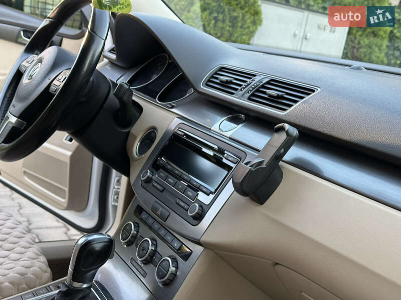 Седан Volkswagen Passat 2012 в Одессе