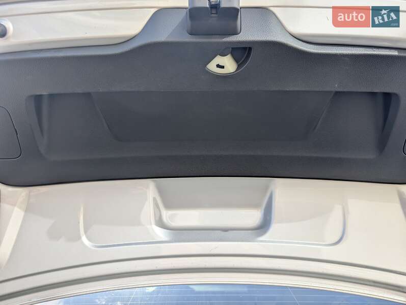 Седан Volkswagen Passat 2013 в Днепре фото 21 Седан Volkswagen Passat 2013 в Днепре