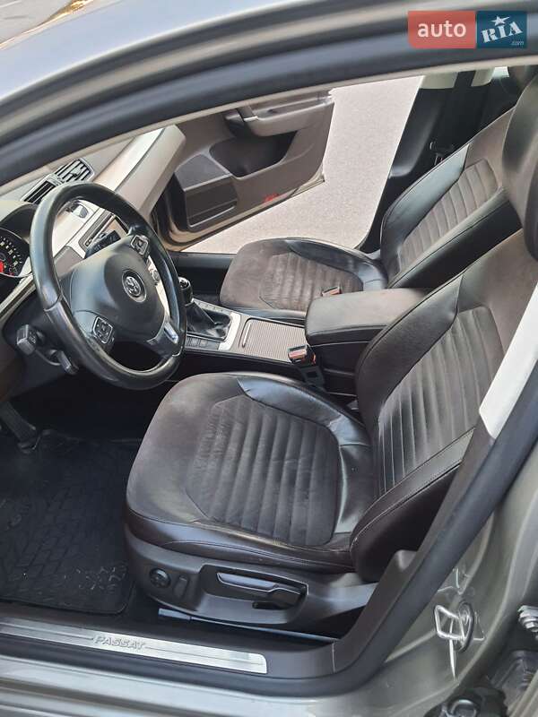 Седан Volkswagen Passat 2012 в Харькове