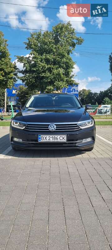 Седан Volkswagen Passat 2015 в Хмельницькому