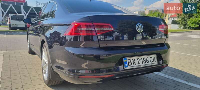 Седан Volkswagen Passat 2015 в Хмельницькому
