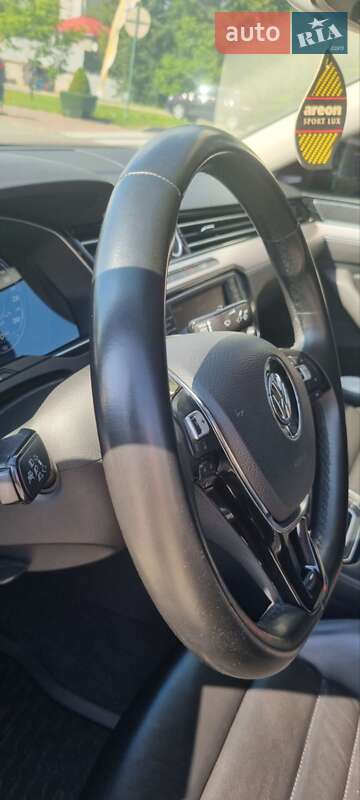 Седан Volkswagen Passat 2015 в Хмельницькому