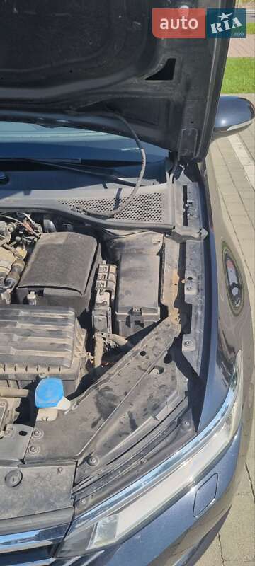 Седан Volkswagen Passat 2015 в Хмельницькому