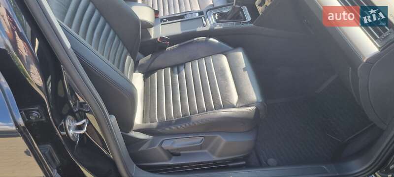 Седан Volkswagen Passat 2015 в Хмельницькому