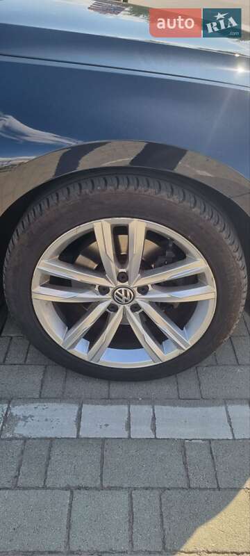 Седан Volkswagen Passat 2015 в Хмельницькому