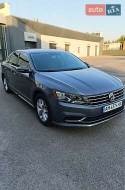 Седан Volkswagen Passat 2015 в Житомирі