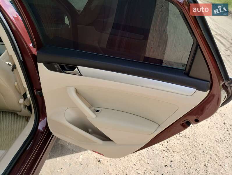 Седан Volkswagen Passat 2013 в Ахтырке