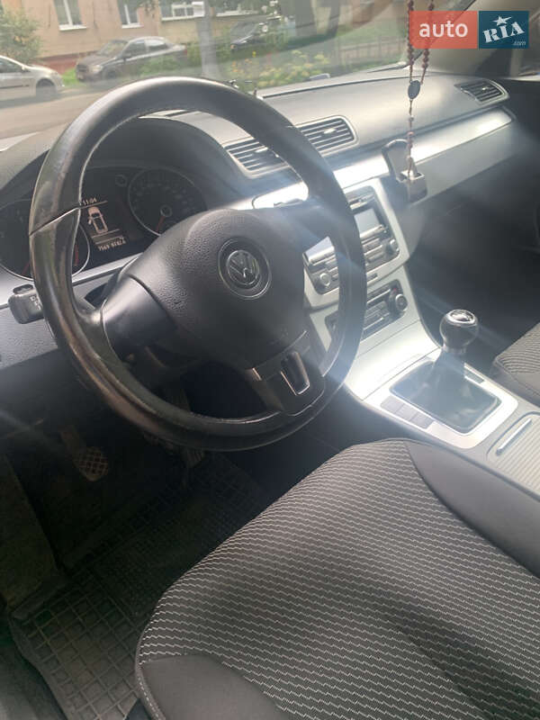 Универсал Volkswagen Passat 2010 в Львове