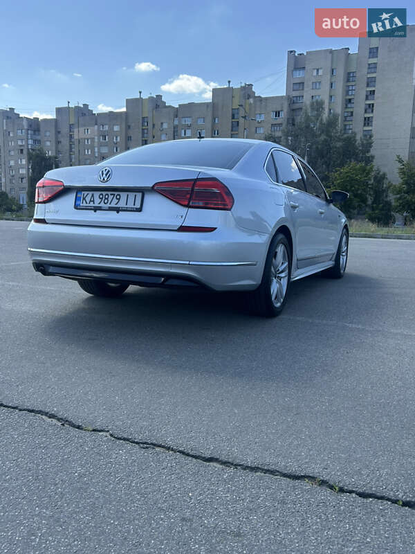 Седан Volkswagen Passat 2016 в Києві