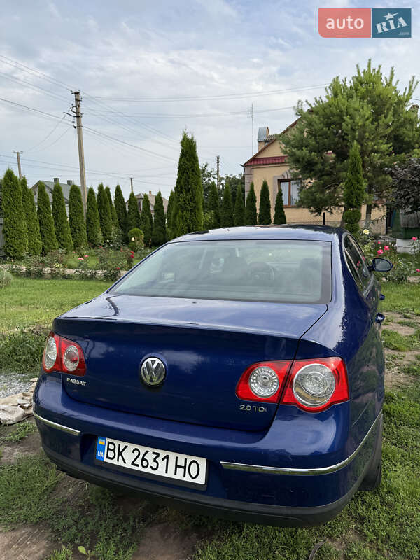 Седан Volkswagen Passat 2006 в Дубні
