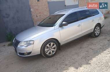 Універсал Volkswagen Passat 2010 в Івано-Франківську