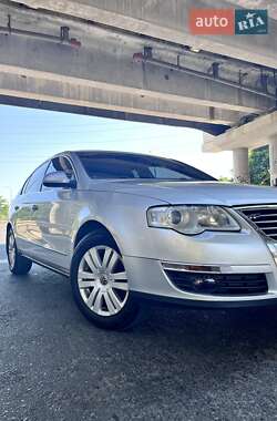 Седан Volkswagen Passat 2006 в Одесі