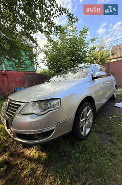 Седан Volkswagen Passat 2006 в Києві