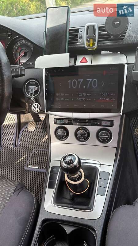 Седан Volkswagen Passat 2006 в Житомирі