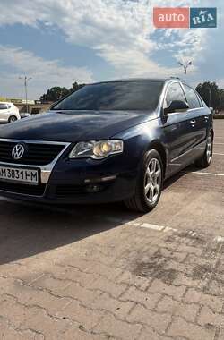 Седан Volkswagen Passat 2006 в Житомире