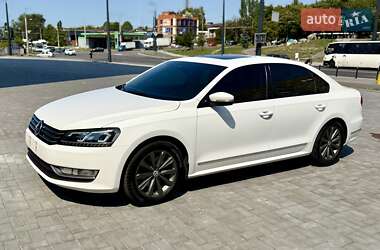 Седан Volkswagen Passat 2012 в Дніпрі