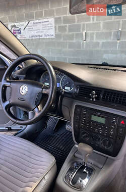 Седан Volkswagen Passat 2003 в 