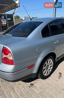 Седан Volkswagen Passat 2003 в 