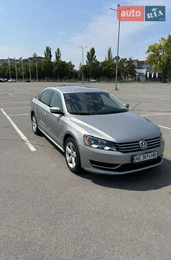 Седан Volkswagen Passat 2013 в Дніпрі