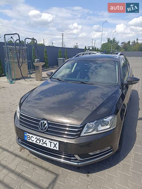 Универсал Volkswagen Passat 2012 в Шептицькому