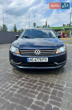 Седан Volkswagen Passat 2014 в Днепре