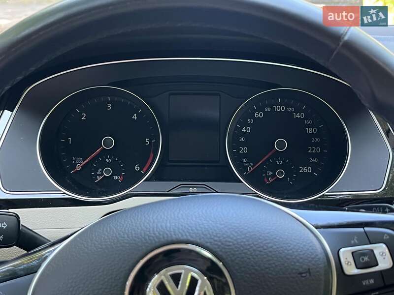 Універсал Volkswagen Passat 2019 в Києві