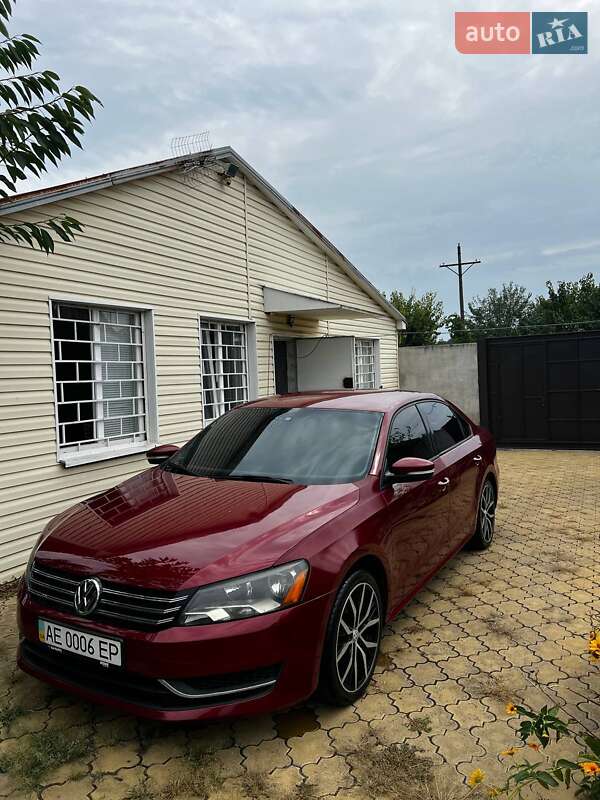 Седан Volkswagen Passat 2014 в Днепре