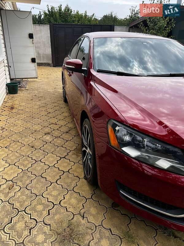 Седан Volkswagen Passat 2014 в Днепре