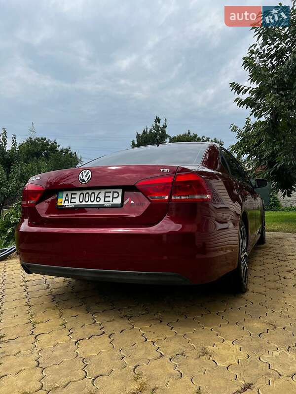 Седан Volkswagen Passat 2014 в Днепре