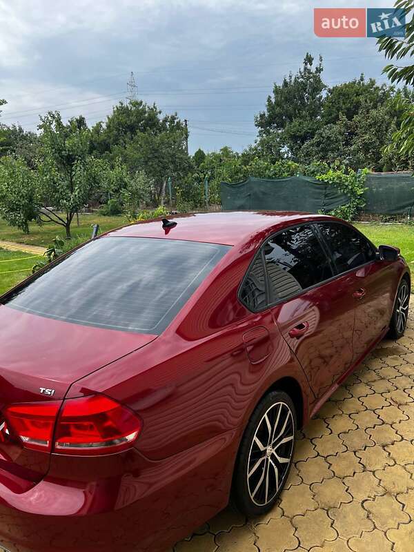 Седан Volkswagen Passat 2014 в Днепре