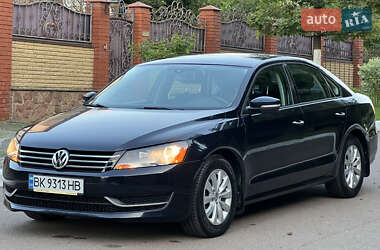 Седан Volkswagen Passat 2014 в Ровно