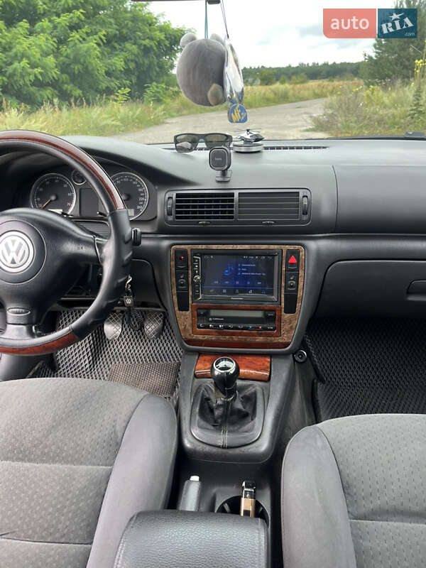 Седан Volkswagen Passat 2004 в Ковеле