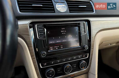 Седан Volkswagen Passat 2017 в Киеве